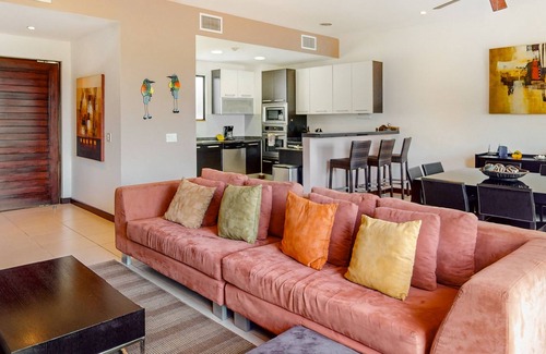 Tarcoles Apartment | Modern ocean view apartment with infinity pool, grill, full kitchen, and W/D