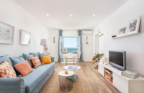 Cavacos Apartment | Modern ocean view apt 2 min walk to beach