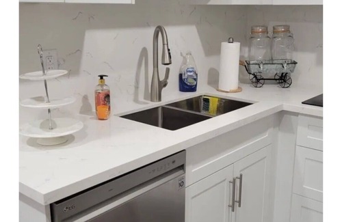 Clarington House | Modern one bedroom apartment by the lake.