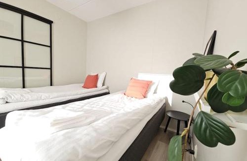 Kallio Apartment | Modern One-Bedroom with glazed sun balcony, 350m metro