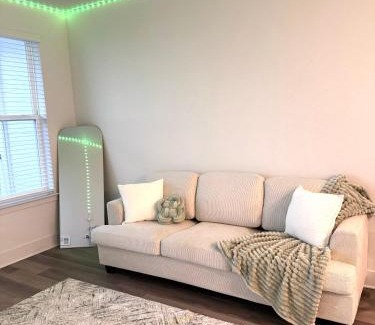 Airport North Apartment | Modern Orlando Retreat Near MCO in Gated Community with Resort-Style Amenities & Free Parking