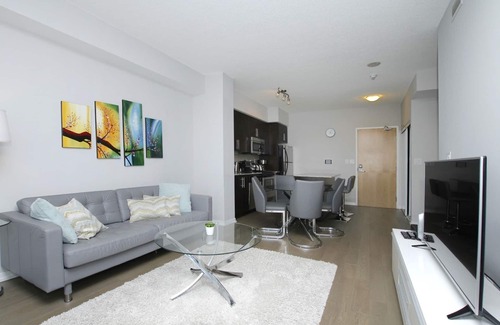 Downtown Toronto Condo | Modern Paradise Condo Just over Scotia Bank Arena/Leafs/Raptors