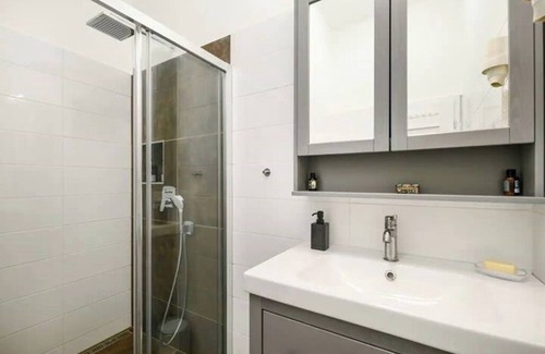 Erzsebetvaros Apartment | Modern Penthouse in a century old building