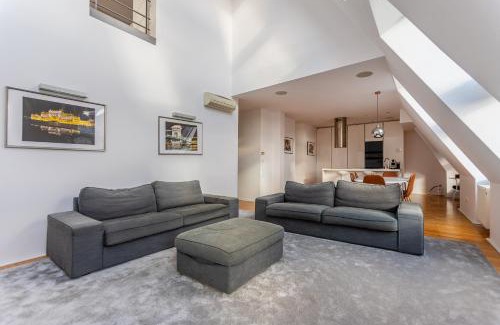 Erzsebetvaros Apartment | Modern Penthouse Private Terrace Jacuzzi