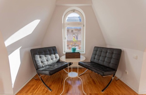 Erzsebetvaros Apartment | Modern Penthouse Terrace Hot Tube