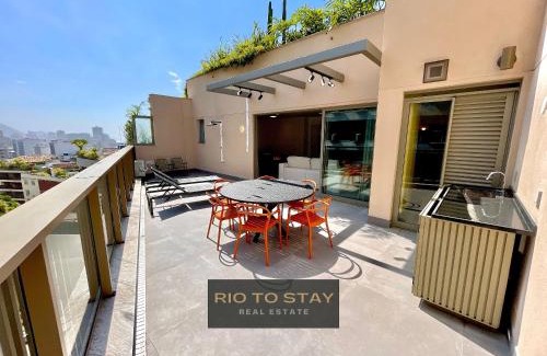 Leblon Apartment | Modern penthouse with terrace in Leblon