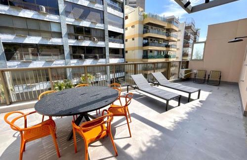 Leblon Apartment | Modern penthouse with terrace in Leblon