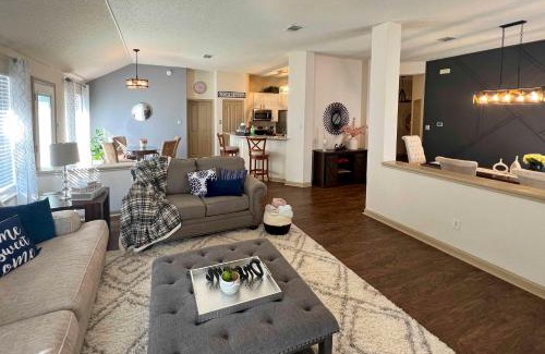 Pflugerville House | Modern Pflugerville Getaway with Private Pool!