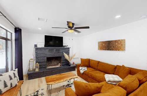 Pinetop House | Modern Pine Sanctuary