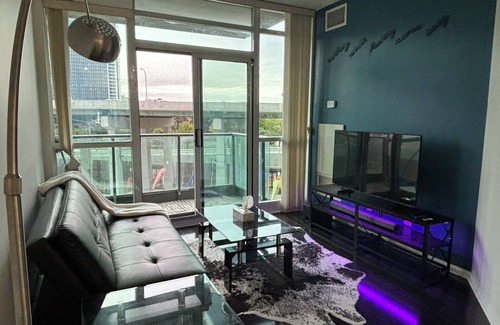 Fort York Condo | Modern place Heart of Toronto+free Parking & Wifi
