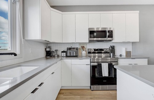 Grande Prairie House | Modern, Prime Location 3 Bedroom 2 Bathroom Home