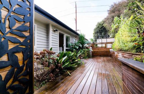 Rosedale House | Modern Private 2 Bedroom Home-unit in Albany with Netflix