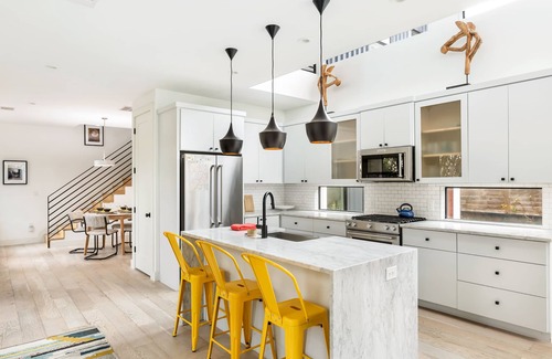 Cherrywood House | Modern & Private East Austin Digs!