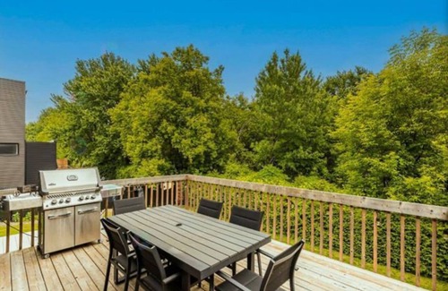 Carignan House | Modern private room inn posh residential neighborhood. Extremely quiet