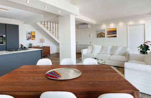 Borgo Bonsignore Villa | Modern private villa with pool and sea views