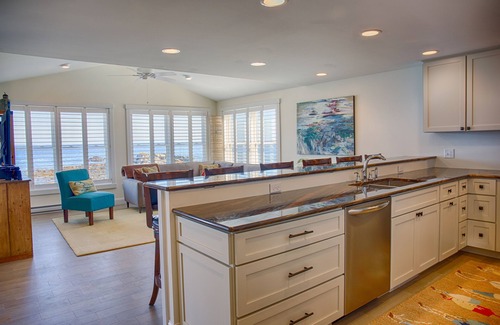 Ogunquit Apartment | Modern property in the heart of Perkins Cove with amazing views of the Atlantic