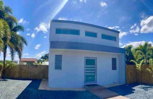 Terranova House | Modern property with private pool.nPropiedad modernacon piscina privada.