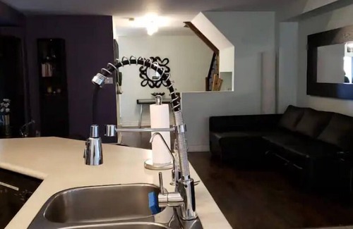 Meadowvale Village House | Modern - Quiet - Classy - Safe
