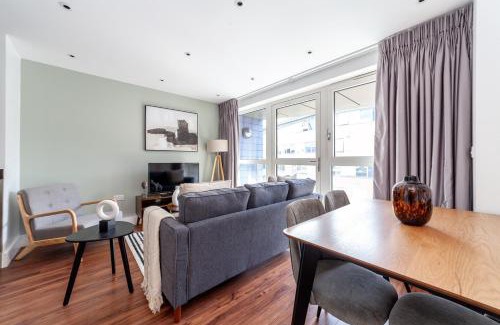 Highbury West Apartment | Modern & Quiet Islington Apartment near King's Cross