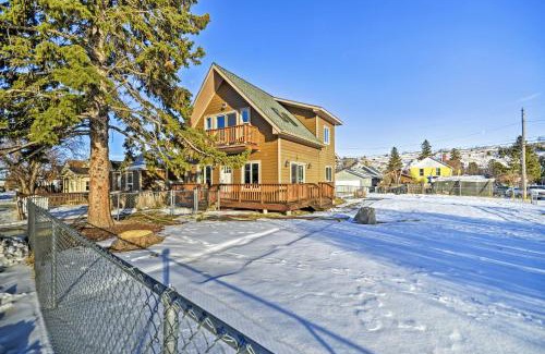 Red Lodge House | Modern Red Lodge Cabin - Walk to Broadway Ave