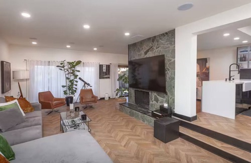 Stockton House | Modern, Renovated Private Oasis