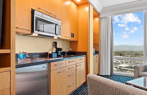 Las Vegas Apartment | Modern Renovated Studio in Trump Tower 2506