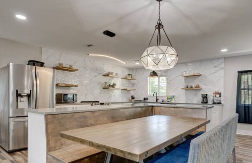 Shelby House | Modern renovated Lake home with awesome GameRoom!