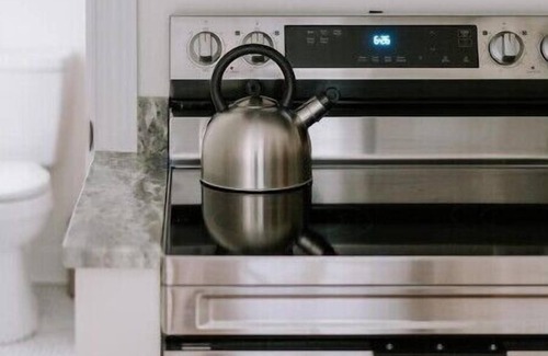 Chambersburg Apartment | Modern Retreat Free laundry, parking, fast Wi-Fi