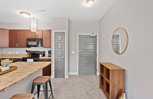 West Des Moines Apartment | Modern Retreat in West Des Moines