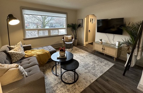 Woodbine Gardens House | Modern retreat in the city w/firepit, covered back porch, in suite laundry, WFH,