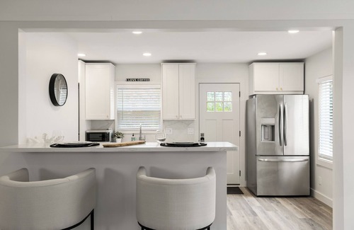Royal Oak House | Modern Retreat in the Heart of Royal Oak
