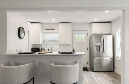 Royal Oak House | Modern Retreat in the Heart of Royal Oak