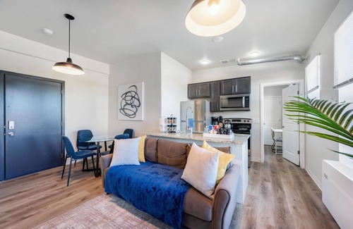 New Center Detroit Apartment | Modern Retreat Near Henry Ford