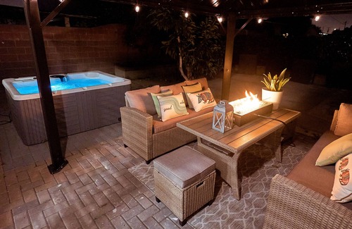 Southwest Anaheim House | Modern Retreat w/Private Spa, Arcade, near Disney, Convention Center & Beachesn