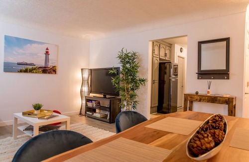 Sudbury House | Modern/Retro Cozy Home in the Minnow Lake area