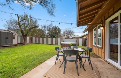 Round Rock House | Modern Retro House w/Hot Tub & Pet Friendly