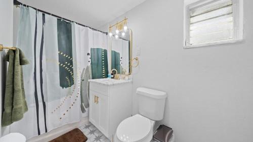 Old Seminole Heights House | Modern-Retro Themed Home Close to Coffee + Food!