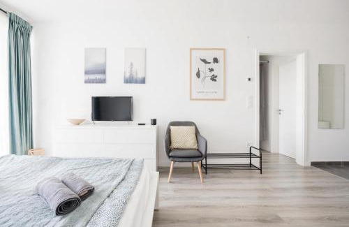 Obuda Apartment | Modern Riverside Apartment with Free Parking