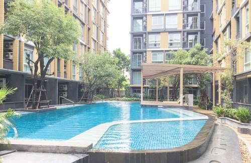 Khlong Toei Condo | Modern Room located in Cekkamai area
