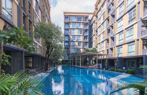 Khlong Toei Condo | Modern Room located in Cekkamai area