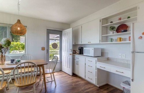 Oak Harbor House | Modern Rustic 2B2B with Ocean&Mountain Views &BBQ