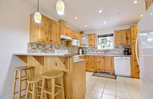 Snow Pine Estates Ski Chalet | Modern, Rustic & Spacious Chalet, Views, Hot Tub