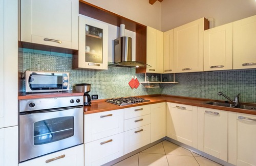 Cunettone House | Modern Salo Flat with Pool