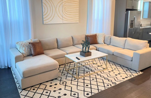 Gentilly Woods House | Modern Sanctuary | 12 min to Downtown Nola