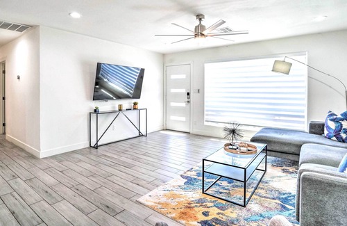 Cox Heights House | Modern Scottsdale Oasis w/ Pool & Game Room!