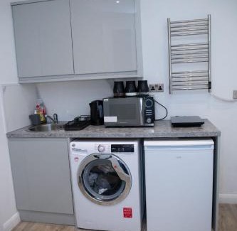 Tilbury Apartment | Modern Serenity 1 Bedroom Stay