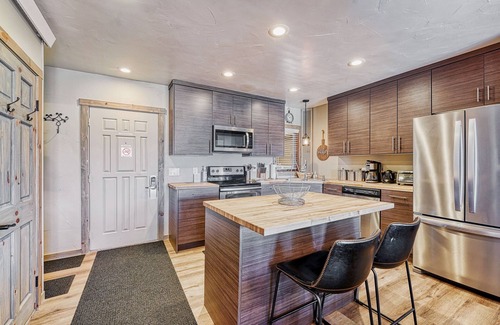Silvercreek Condo | Modern Ski-In/Ski-Out Granby Ranch Condo 2 Bed, 2 Bath Valley Views & Amenities