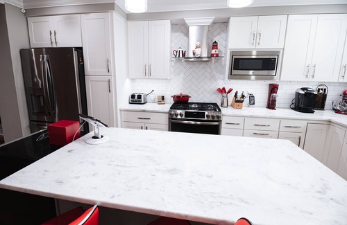 Canton House | Modern Smart Home w/Gourmet Kitchen, Peloton & King Suite with Rooftop Deck