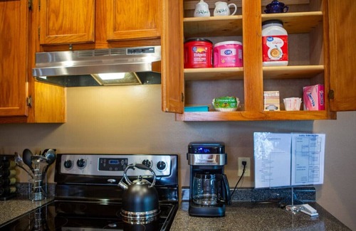 Springfield House | 🏡 Modern SmartHome Retreat Near Downtown Springfield & MSU