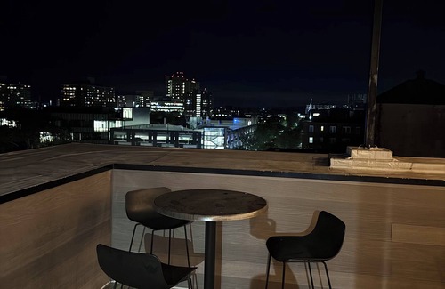 Downtown Apartment | Modern & Spacious 2BR Apartment w/Gym & Parking and central AC